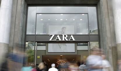 Entrada de un establecimiento de Zara en Barcelona.
