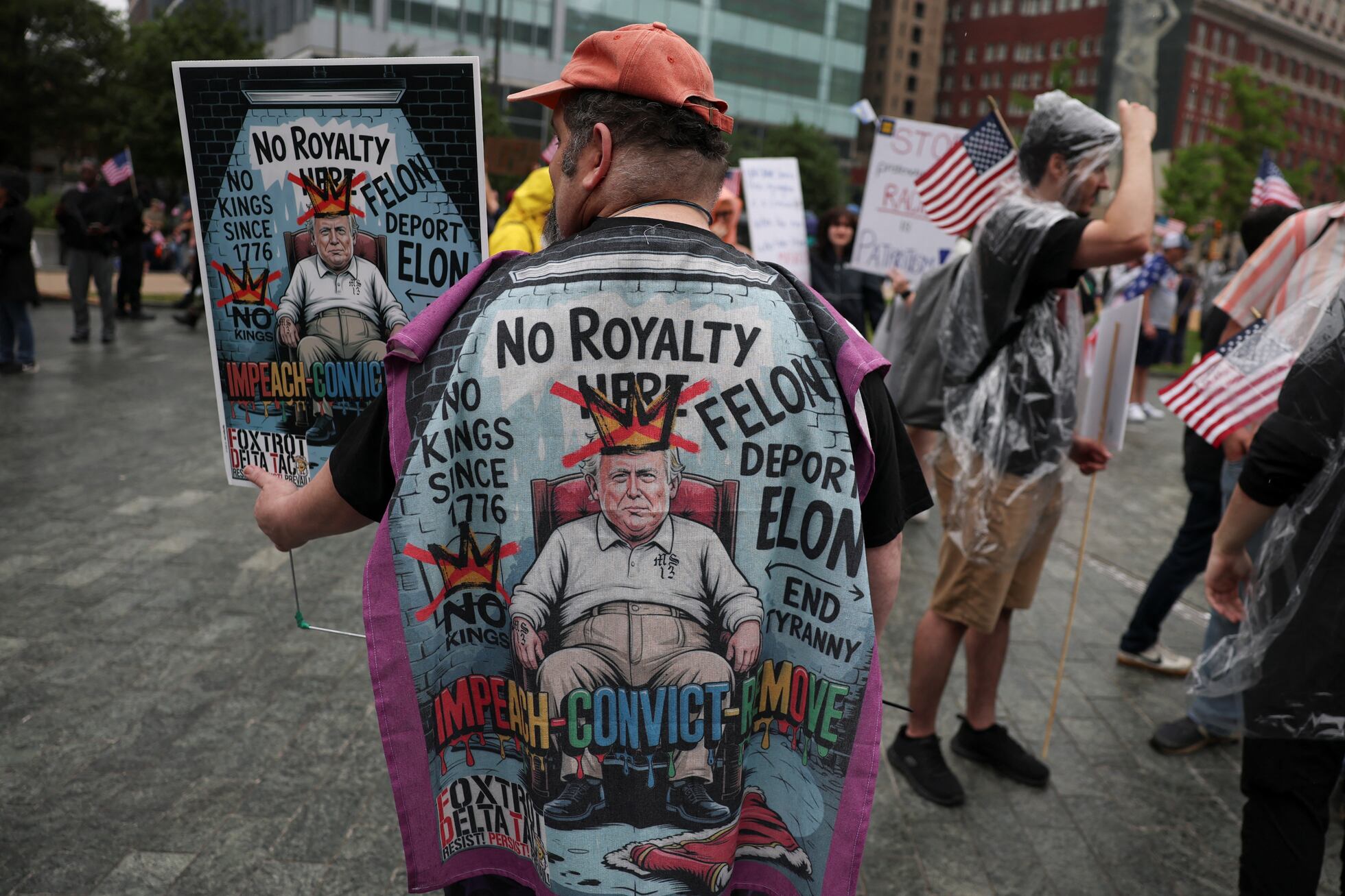 «No Kings!» gritan en las calles estadounidenses en gran protesta