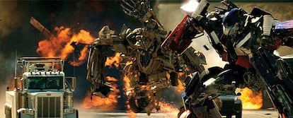 Escena de la película <i>Transformers</i>, dirigida por Michael Bay.