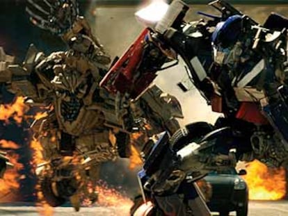 Escena de la película <i>Transformers</i>, dirigida por Michael Bay.
