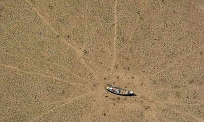 Imagen desértica del lago Curulai, en la Amazonia brasileña, tomada por Greenpeace.