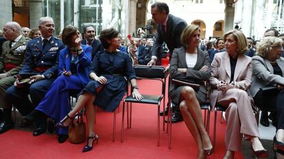 Soralla Sáenz de Santamaría junto a María Dolores de Cospedal en la celebracion del día de la Comunidad de Madrid en la Real Casa de Correos de Madrid.