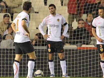 César, Baraja, Albiol y Marchena (de izquierda a derecha), el pasado domingo tras uno de los goles del triunfo del Valladolid en Mestalla.