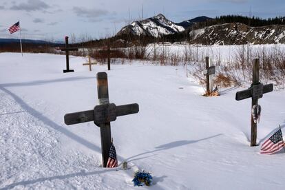 Los líderes tribales atribuyen sus rápidas acciones contra el covid-19 a sus recuerdos de pandemias pasadas, en las que cuales murió un gran porcentaje de la población tribal de Alaska.