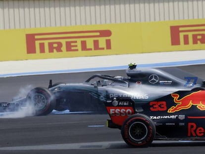 Bottas hace un trompo tras recibir el impacto de Vettel en el circuito de Paul Ricard.