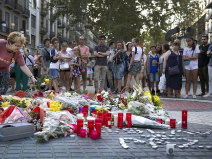 Floral tributes being laid in Las Ramblas on Thursday.