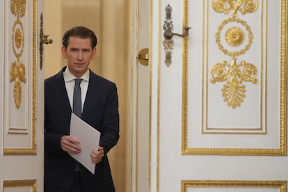 Sebastian Kurz, este sábado en la sede de la Cancillería en Viena antes de anunciar su dimisión.