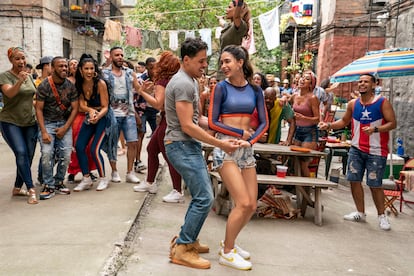 Barrera, en un fotograma de la película 'En un barrio de Nueva York'.