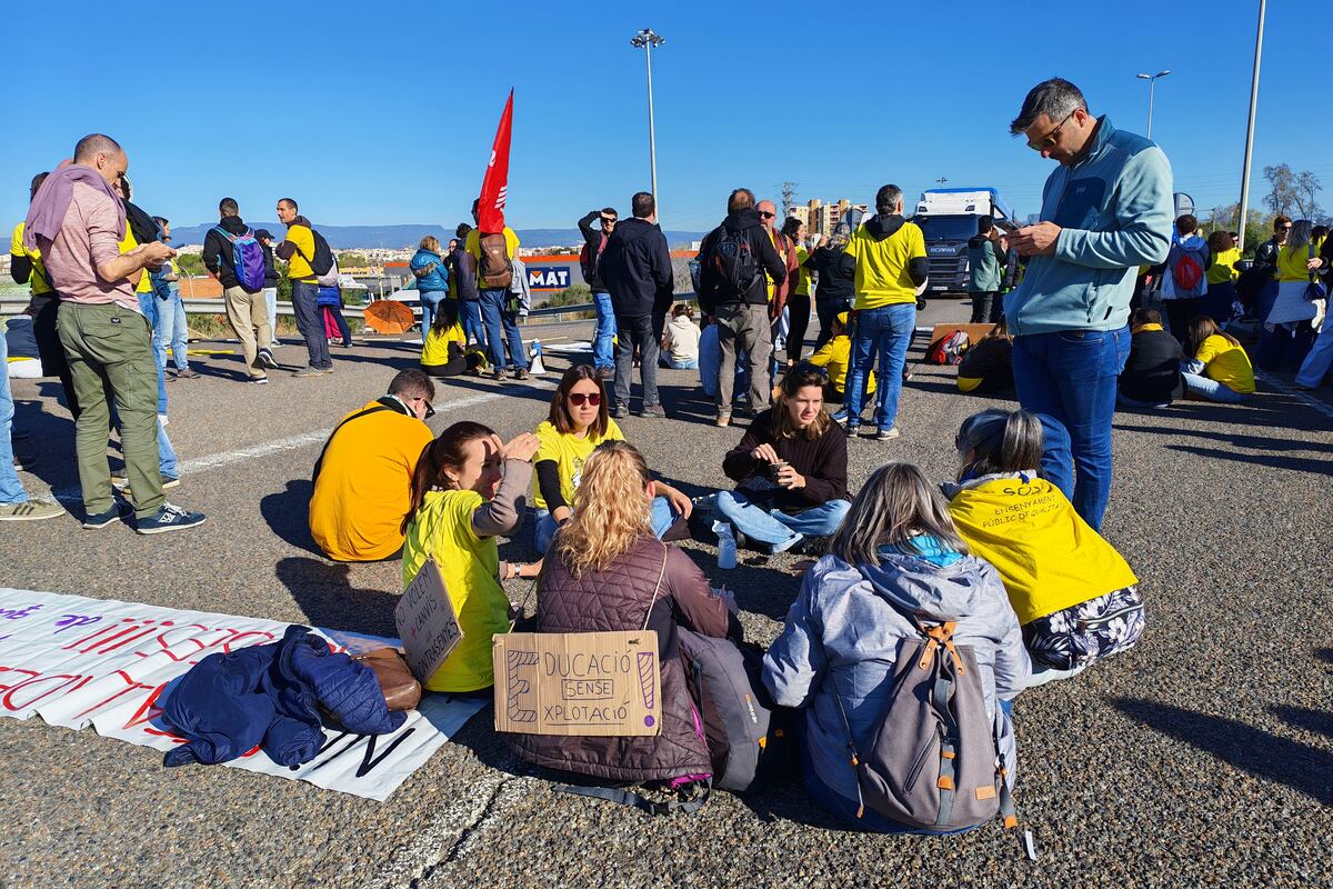 Unos 4.000 profesores se manifiestan en Tarragona por la educación ...