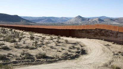 Muro que separa Estados Unidos de M&eacute;xico.