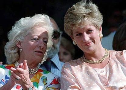 Frances Shand Kydd, junto a Diana de Gales.