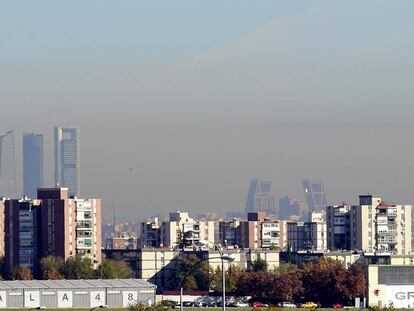 La boina de la contaminación sobre Madrid.