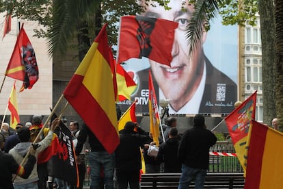 Los grupos de ultraderecha se han concentrado frente a la sede del PNV y han mencionado a este partido varias veces a lo largo del mitín que han pronunciado