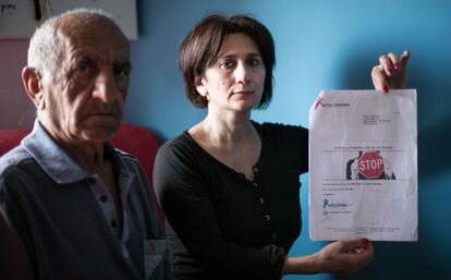 Asilbekyan, armenia de 43 años, estafada por un falso bufete.