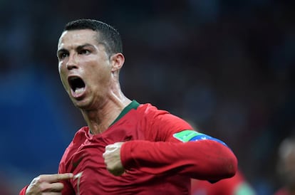 Cristiano Ronaldo celebrando uno de sus tres goles en el partido Portugal–España (3-3) del Mundial de Rusia 2018.