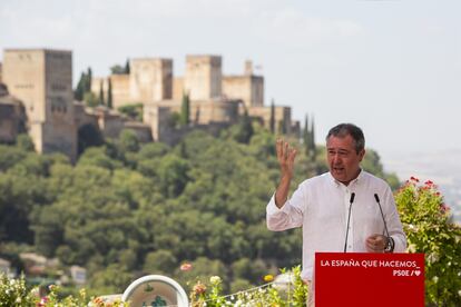 El alcalde de Sevilla y secretario general del PSOE-A, Juan Espadas, este mircoles durante su intervencin en el homenaje del PSOE a Federico Garca Lorca en Granada.