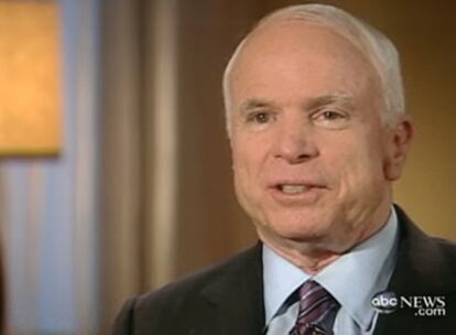 Un momento de la entrevista televisiva al candidato republicano, John McCain.