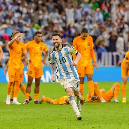 Lionel Messi (10) of Argentina celebrates the teams win on penalties during the FIFA World Cup 2022, Quarter-final football match between Netherlands and Argentina on December 9, 2022 at Lusail Stadium in Al Daayen, Qatar - Photo Nigel Keene / ProSportsImages / DPPI
AFP7 
09/12/2022 ONLY FOR USE IN SPAIN