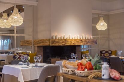 Salón del restaurante Coto de Quevedo, situado en la localidad de Torre de Juan Abad, en Ciudad Real.