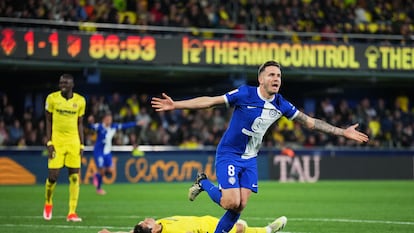 Saúl celebra su gol al Villarreal, que le dio el triunfo al Atlético en el estadio de La Cerámica.