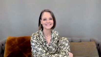 Jodie Foster, probablemente la primera actriz que acepta un Globo de Oro en pijama.