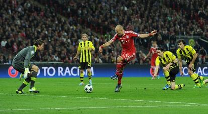 Robben marca el gol de la victoria en la final.