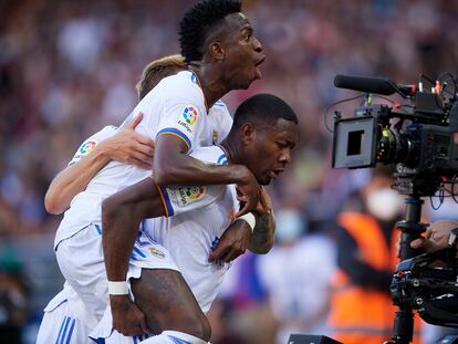 Futbolistas del Real Madrid celebran un tanto esta temporada.