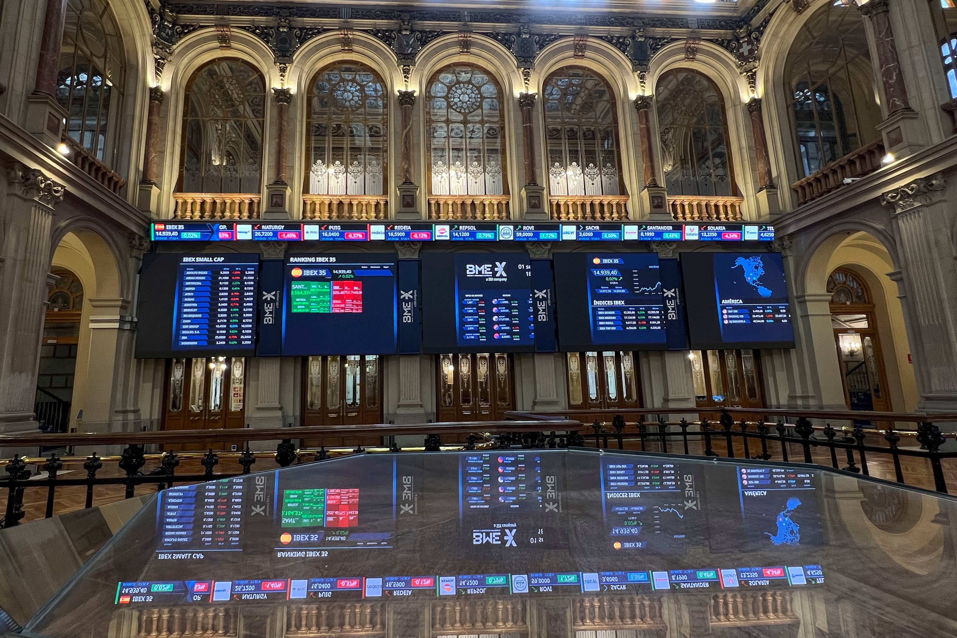 Paneles de la Bolsa de Madrid.