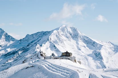 El restaurante giratorio Allalin de la estación de Saas-Fee (Francia).