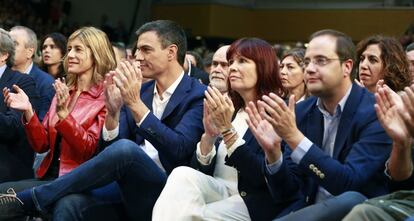 Pedro Sánchez, Micaela Navarro y Cesar Luena, tras ellos, Irene Lozano, en el acto de proclamación de candidatos del PSOE celebrado en Madrid.