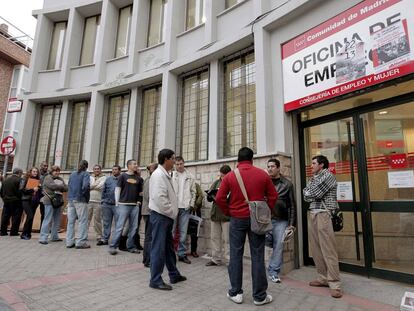 Al conjunt d'Espanya, els desocupats van disminuir al juny en 124.349 persones i se situen en 3.767.054.