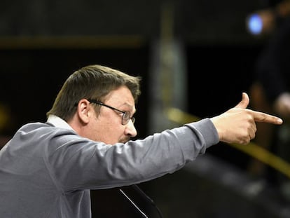 El diputado de En Comú Podem, Xavier Domènech, durante una intervención en el pleno.