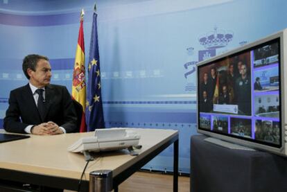 Zapatero en su videoconferencia con soldados españoles