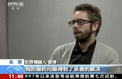 Peter Dahlin durante su 'confesión' en la televisión estatal china.