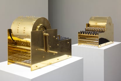 'Disarm Music Boxes' (2020), del artista Pedro Reyes.