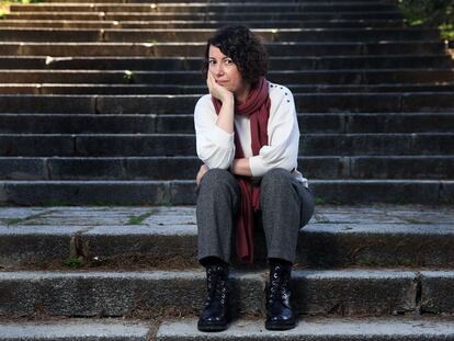 Noelia Adánez, politóloga, ensayista y dramaturga, en el Parque del Oeste, en Madrid, el pasado 20 de noviembre.