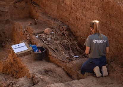 An ongoing exhumation at Pico Rejo in Seville, a mass grave thought to hold over 1,000 bodies.