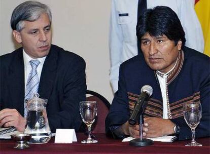 Evo Morales y el vicepresidente boliviano, Álvaro García Lineras, durante un momento de la reunión