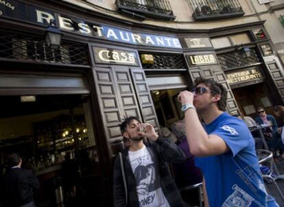 En Casa Labra, donde se fundó en 1879 el PSOE, sirven croquetas de bacalao.