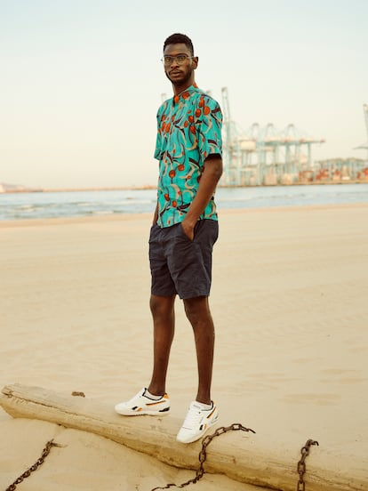 Ibrahim Bah, fotografiado en la costa de Algeciras, ciudad donde vive. 