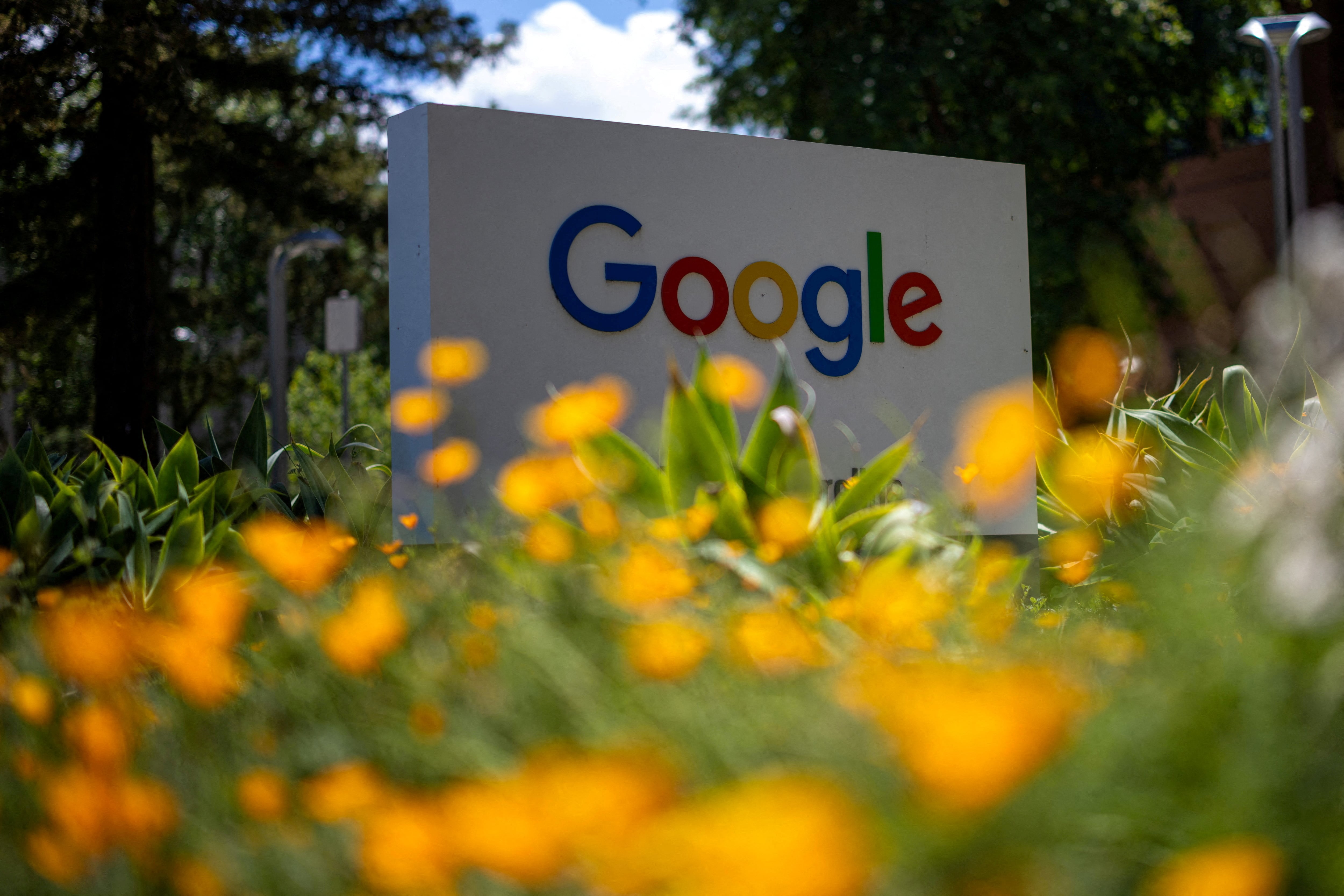 Logotipo de Google en la sede de la compañía en Mountain View (California).