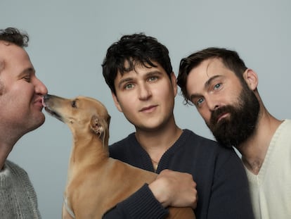 Retrato promocional del grupo Vampire Weekend.