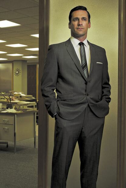 El actor John Hamm da vida a Don Draper en la serie <i>Mad men.</i>