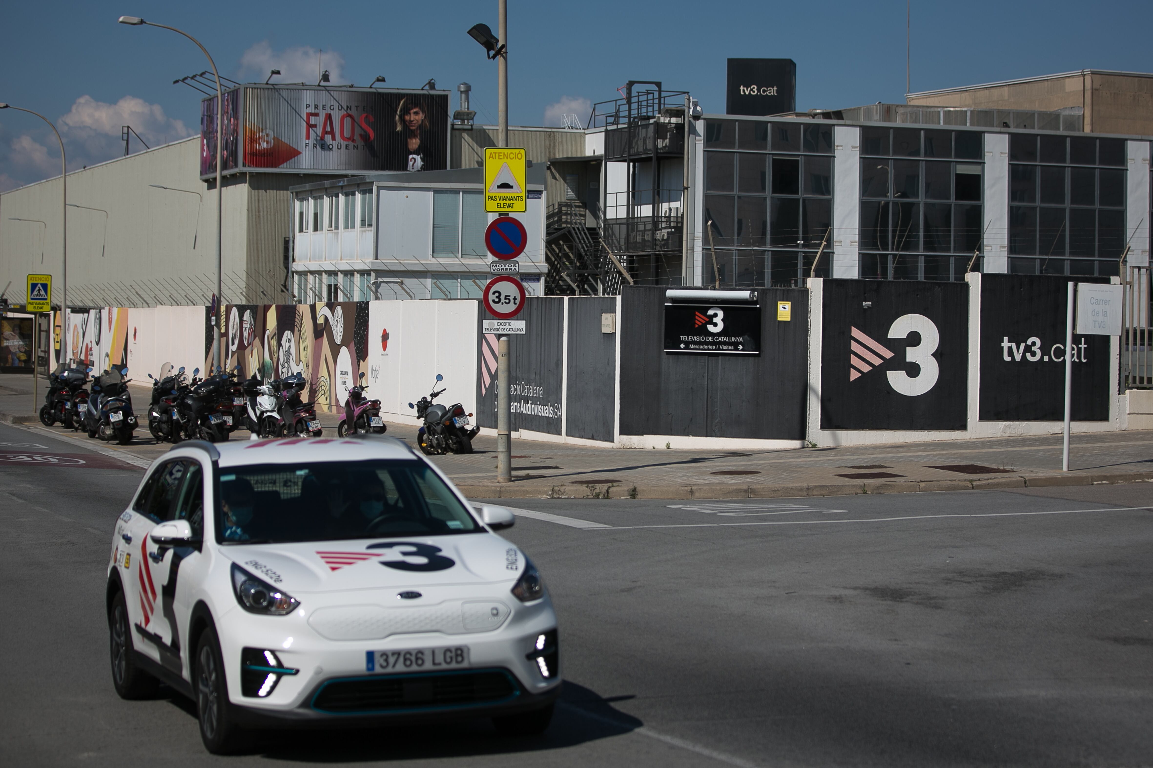 Exteriores de las instalciones de TV3 de la Corporació Catalana de Mitjans Audiovisuals CCMA). Sant Joan Despí, 17 de abril de 2021 [ALBERT GARCIA] 






