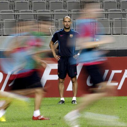 Pep Guardiola, ayer durante el entrenamiento del Barcelona en Seúl.