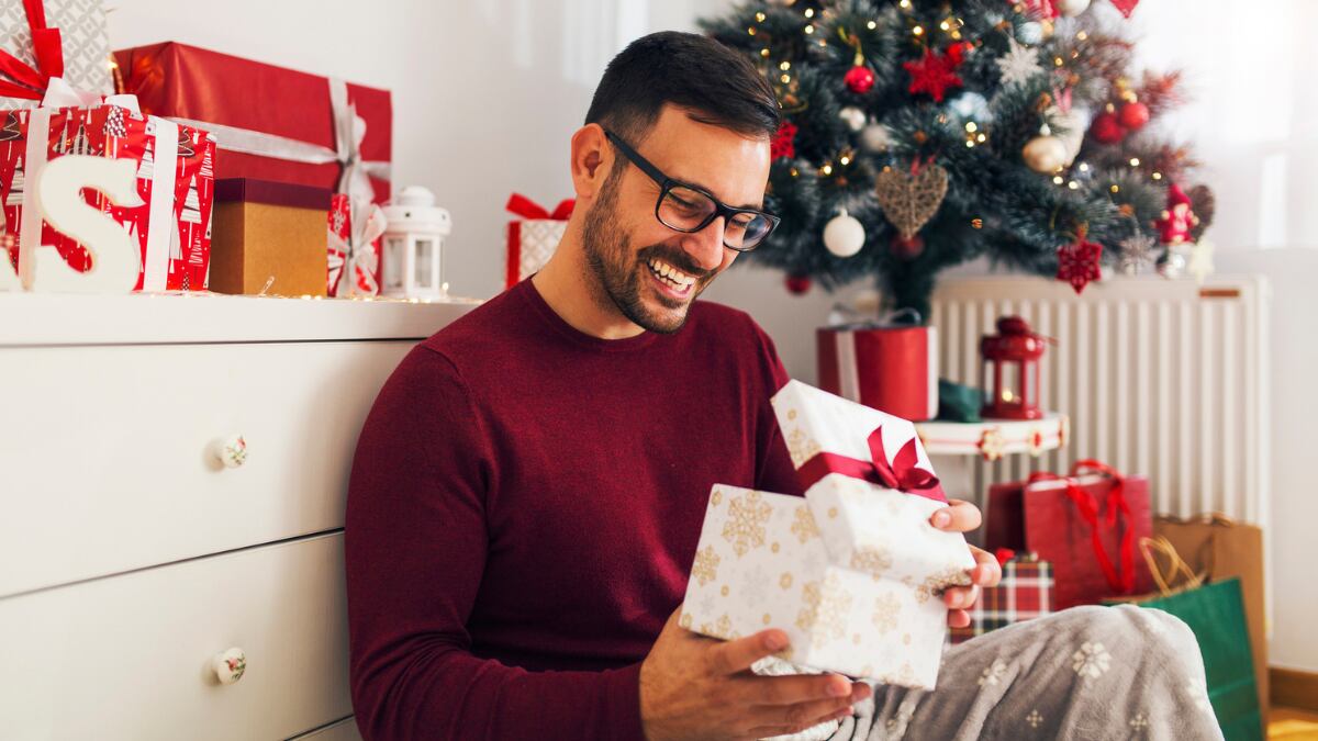 ¿Qué regalar a un hombre en Navidad? 20 ideas para sorprender