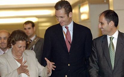 Rita Barberà, Iñaki Urdangarin y Francisco Camps en la inaguración del Valencia Summit en 2004.