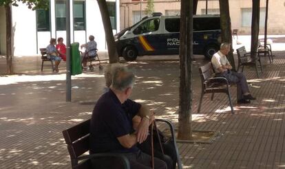 Una furgoneta de la Policía Nacional, este miércoles en Logroño.
