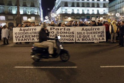 Protesta ante la sede de la Comunidad de Madrid el pasado miércoles por el cese del servicio del tranvía de Parla.