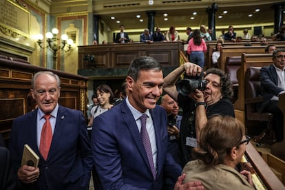 Llegada de Pedro Sánchez al Congreso de los Diputados, este viernes.  